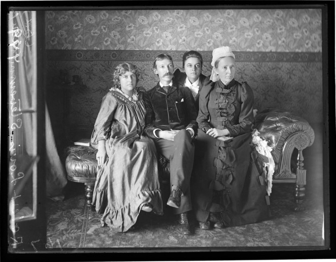 37_가족사진(1893)